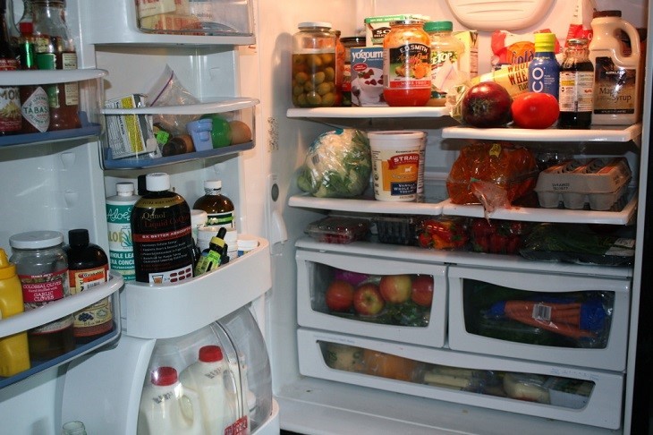 Phải làm gì khi tủ lạnh bị chảy nước? Nguyên nhân? Cách khắc phục?