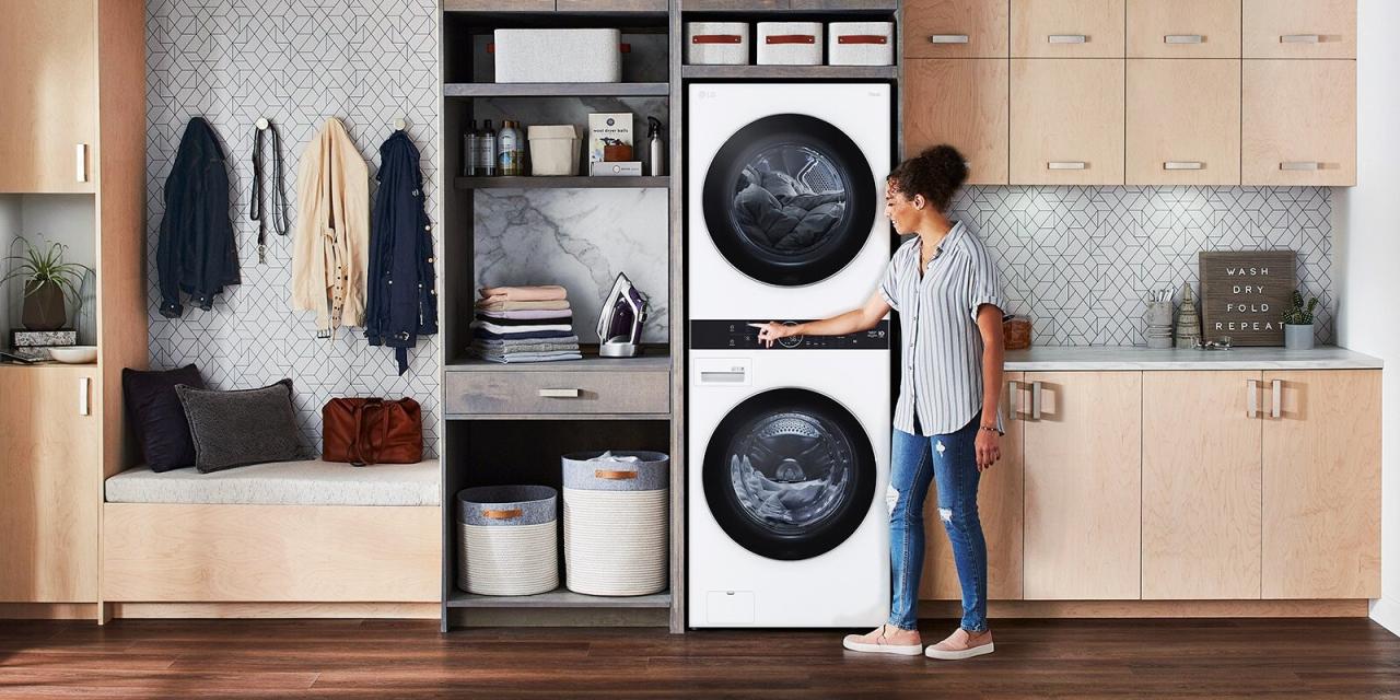 Tháp giặt sấy LG WashTower Inverter giặt 21 kg - sấy 16 kg WT2116SHEG